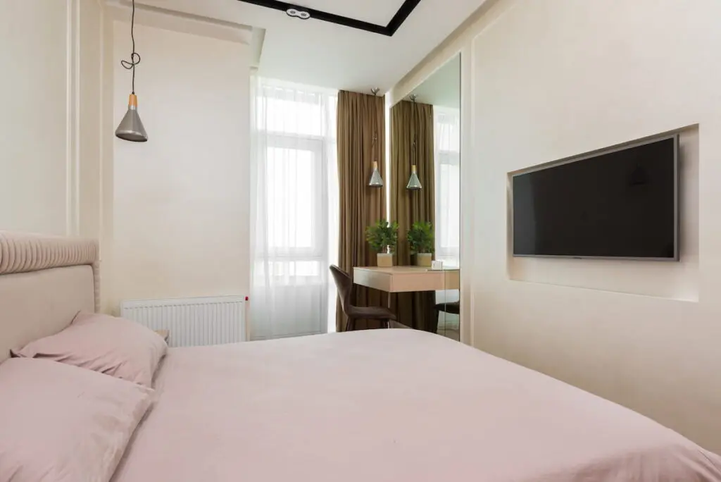 small-condo-bedroom-1024x684